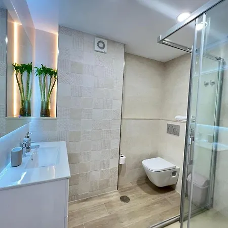 Great In The Piscis Building, Located In Coast * Benalmadena