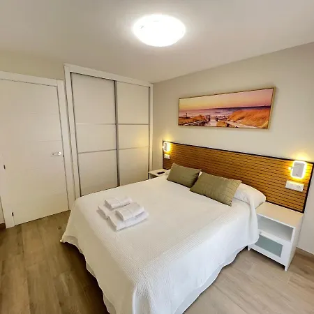 Apartment Great In The Piscis Building, Located In Coast