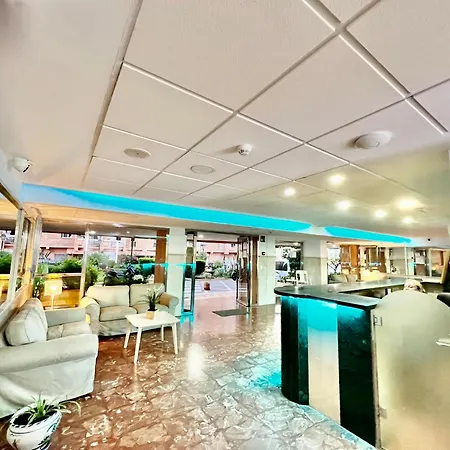Apartment Great In The Piscis Building, Located In Coast *